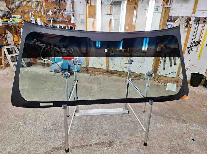 Windshield Repair and Replacement Near Me, Ontario, CA - Affordable Windshield Glass Chip and Crack Repair with Same Day Service